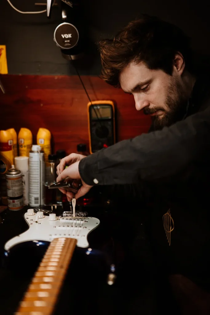 Naprawa gitar elektrycznych i basowych​