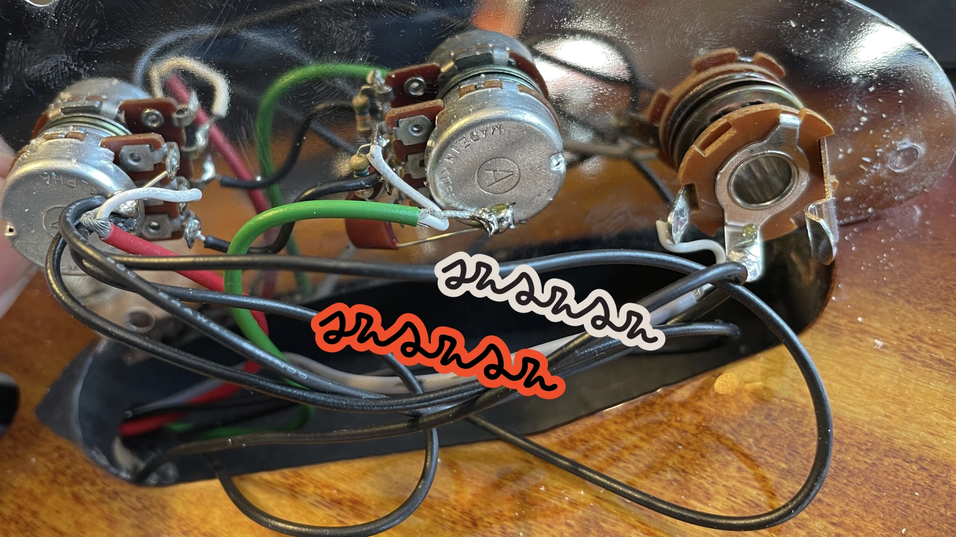 Problemy z elektryką (Szumy i trzaski)